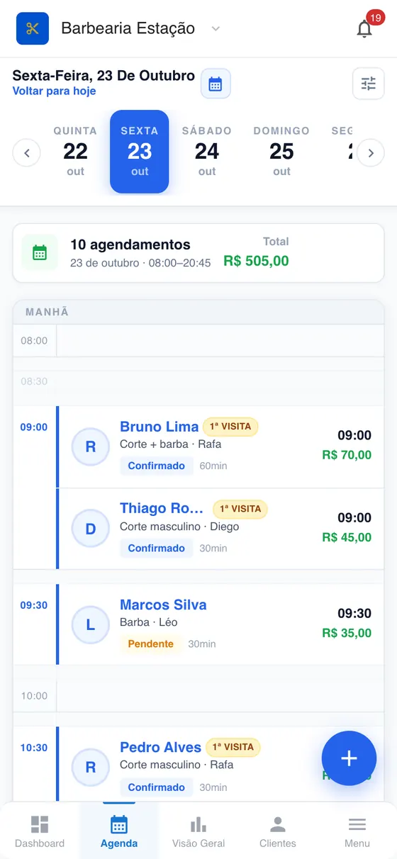 Agenda do dia no celular, com horário, serviço, profissional, valor e status de cada agendamento (dados fictícios)