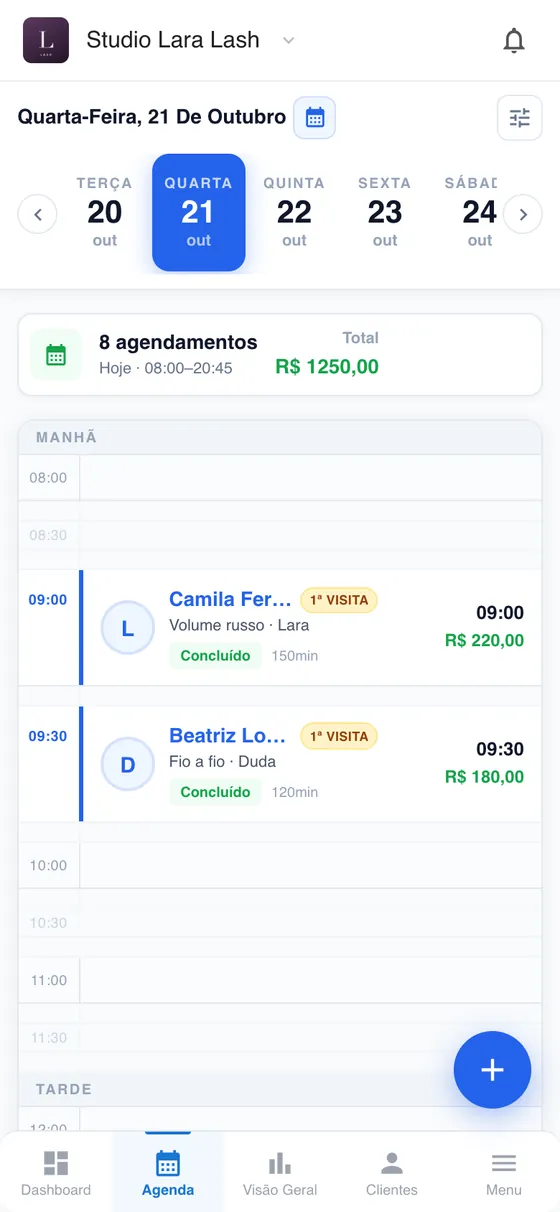 Agenda do dia no celular, com horário, serviço, profissional, valor e status de cada agendamento (dados fictícios)