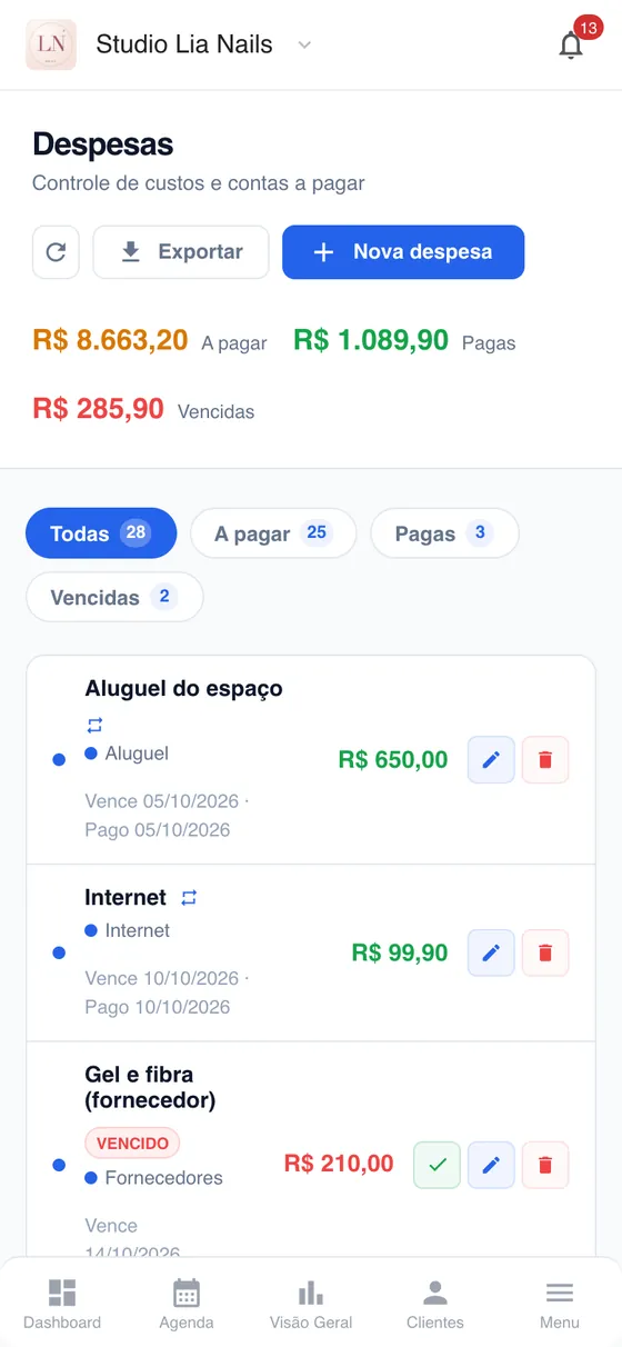 Tela Despesas no celular, estúdio fictício: totais a pagar, pagas e vencidas, filtros Todas, A pagar, Pagas e Vencidas e a lista com aluguel do espaço e internet marcados como recorrentes e despesas pagas, a pagar e vencidas